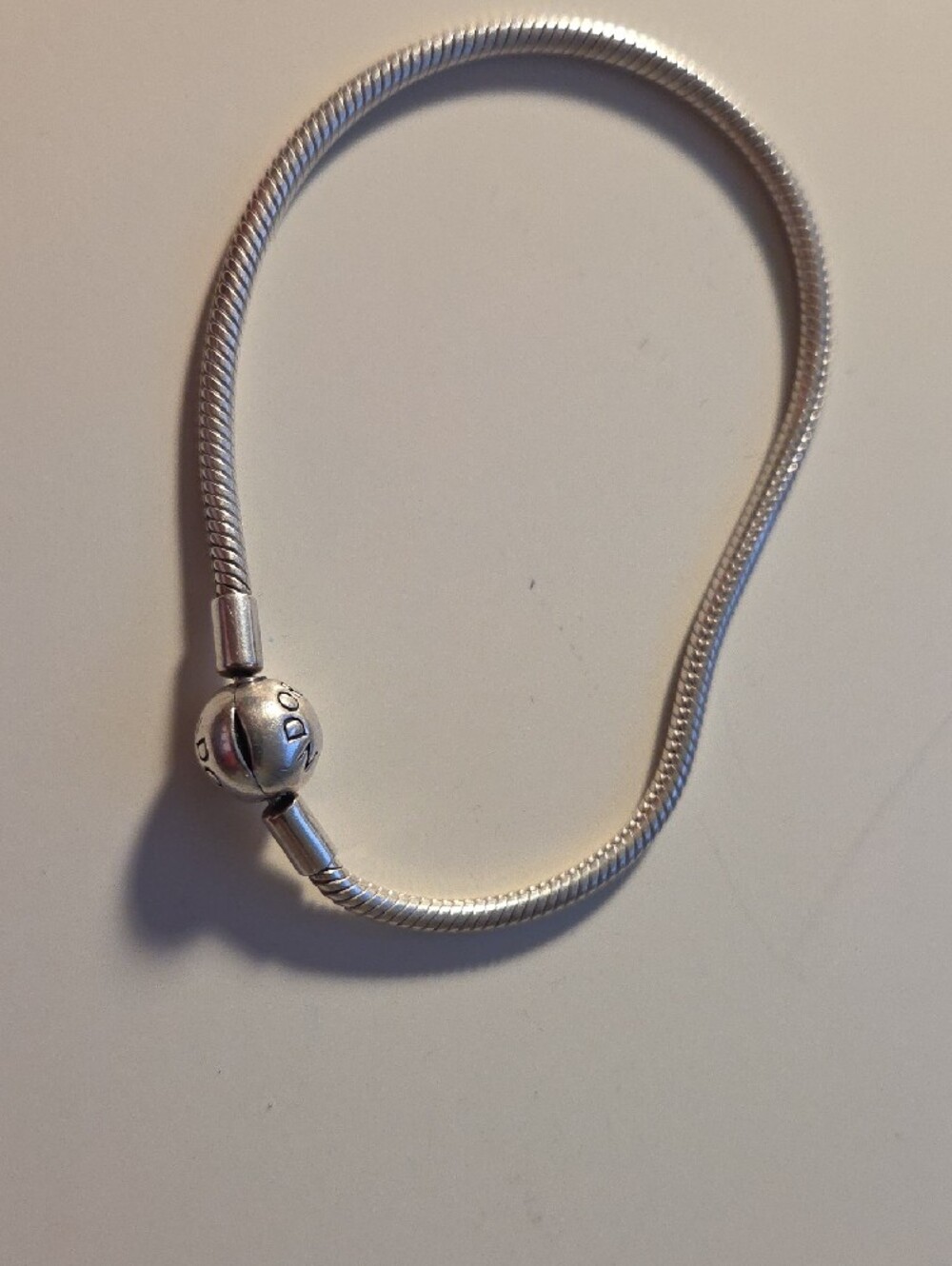 Women’s PANDORA Barrel Clasp Snake Chain Bracelt 8.3"